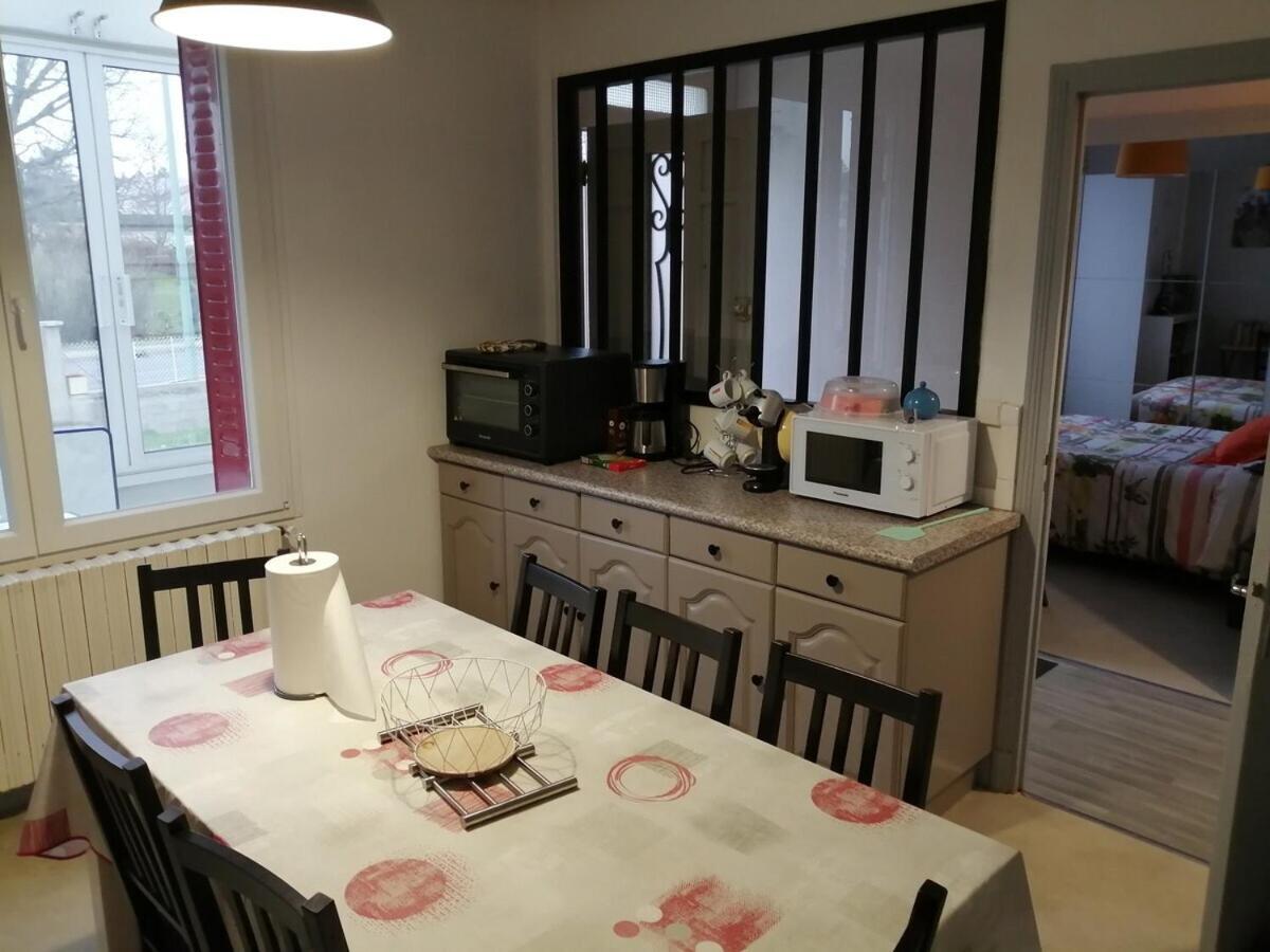 Saint-Germain-Lembron Gite Pavillon Kifadonfe 3 Ch Avec Cour Et Jardin Clos 빌라 외부 사진