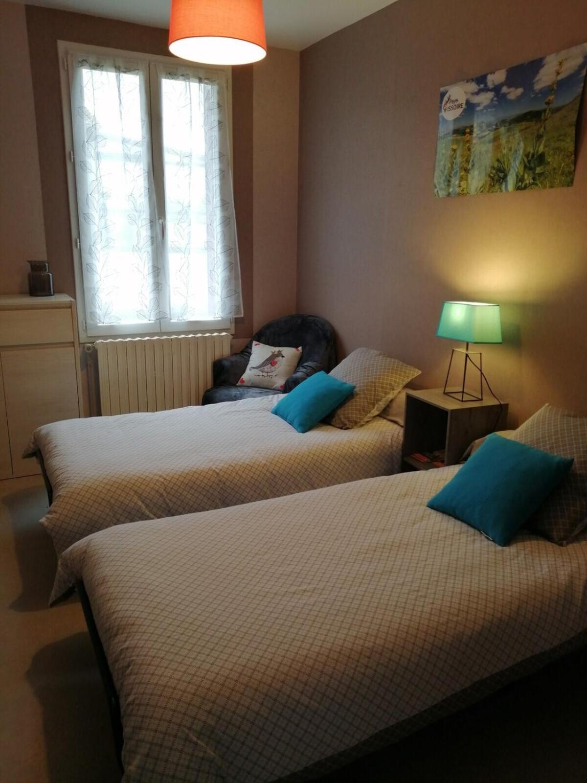 Saint-Germain-Lembron Gite Pavillon Kifadonfe 3 Ch Avec Cour Et Jardin Clos 빌라 외부 사진
