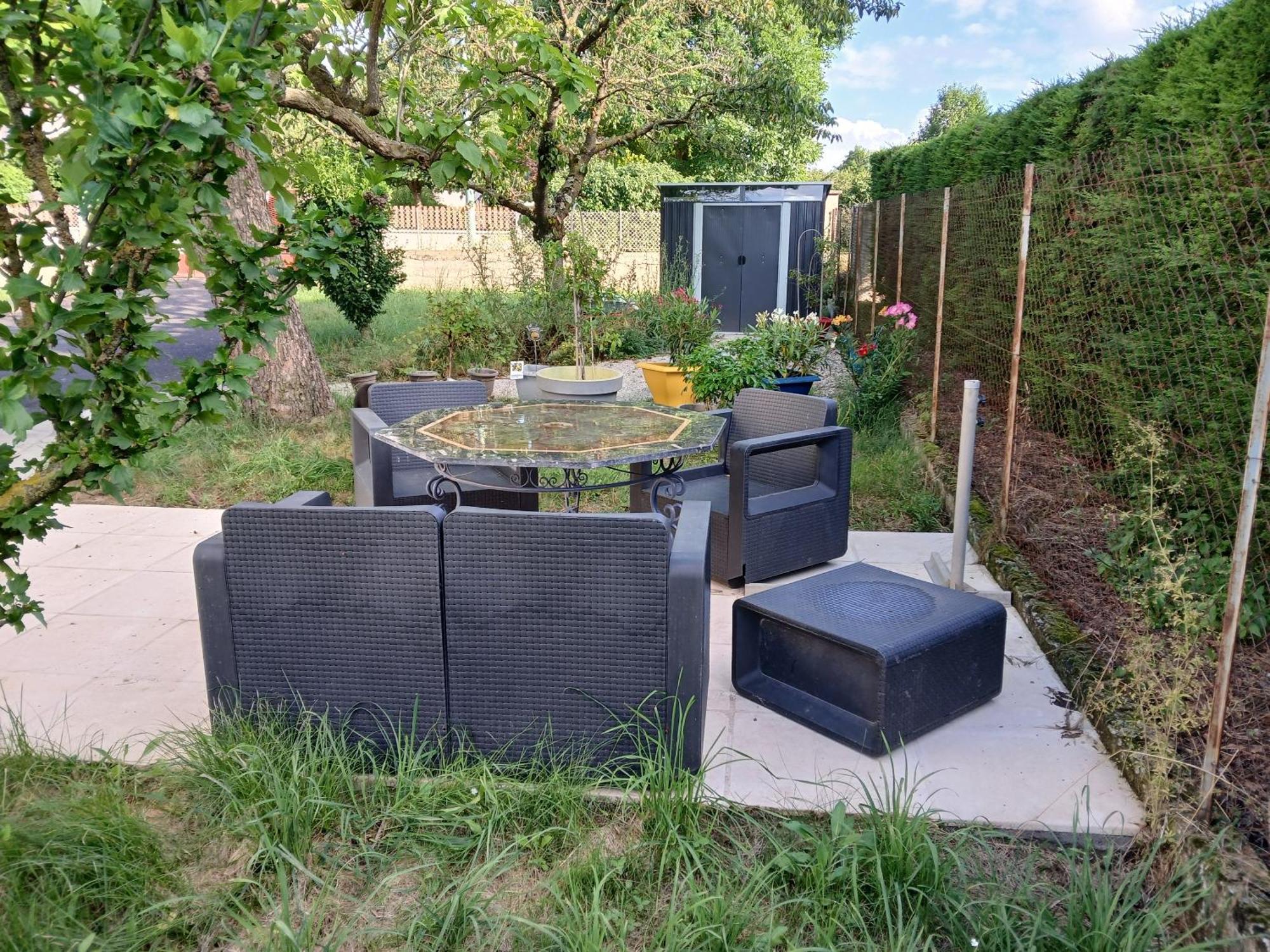 Saint-Germain-Lembron Gite Pavillon Kifadonfe 3 Ch Avec Cour Et Jardin Clos 빌라 외부 사진